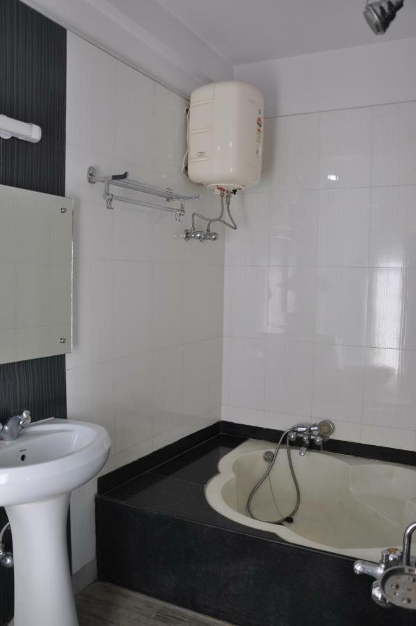 Hotel Simla Siliguri Zewnętrze zdjęcie